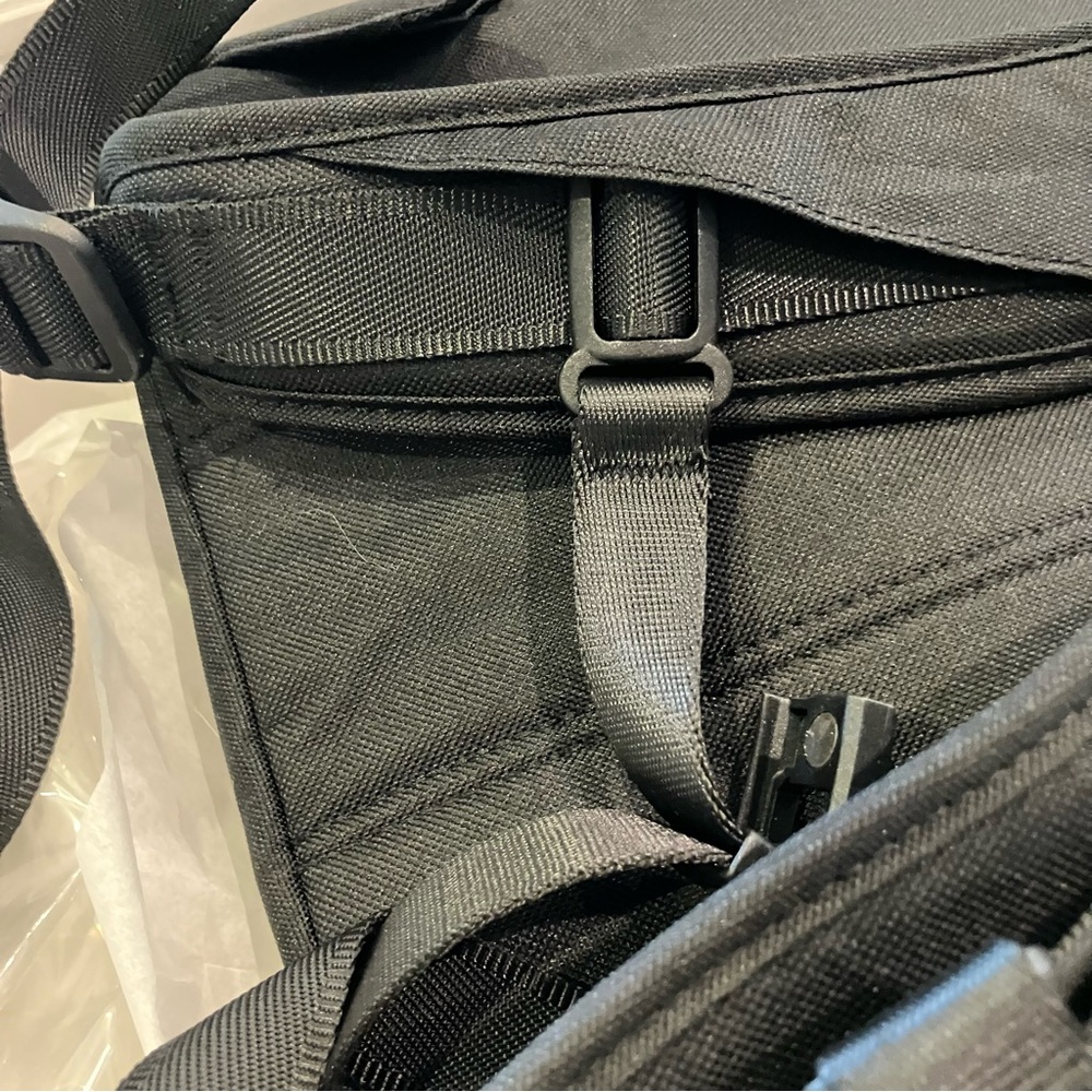 Maxine One Dog Medium Backpack Carrier LITTLE CHONK Adjustable LIKE NEW - Picture 9 of 12